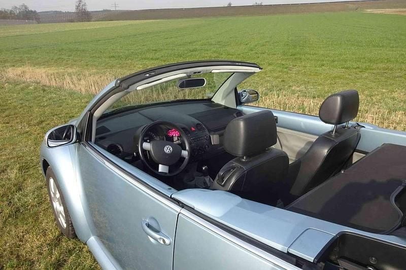Gebraucht VW New Beetle Cabriolet 150 PS (110 kW) 2005 Blau Cabrio