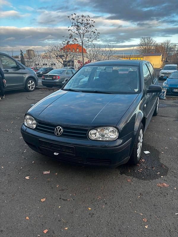Blau Gebraucht 2002 VW Golf IV Kleinwagen | 1.199 € (Guter Preis) - Bild 1/4
