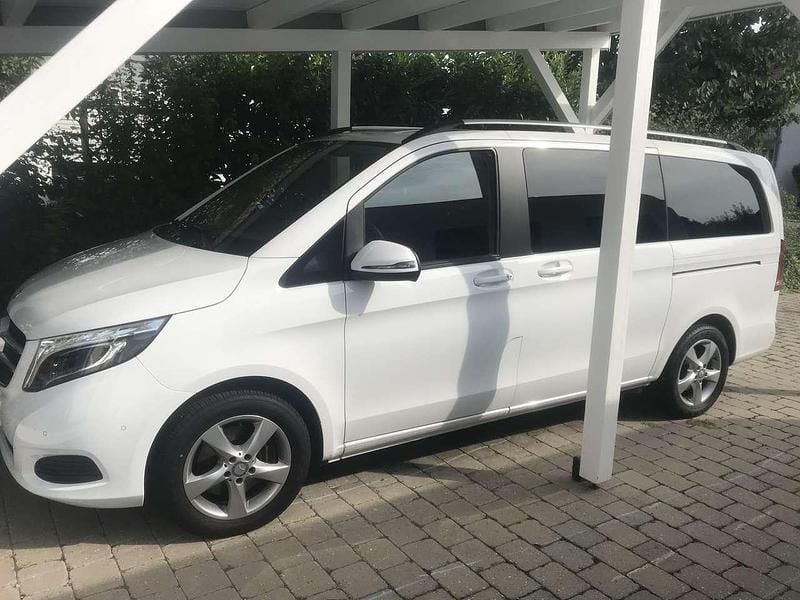 Gebraucht Mercedes V220 Edition 163 PS (119 kW) 2017 Weiß Van / Kleinbus