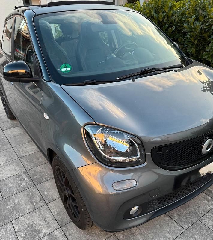 Grau Gebraucht 2015 Smart ForFour Limousine | 10.500 € (Fairer Preis) - Bild 1/4