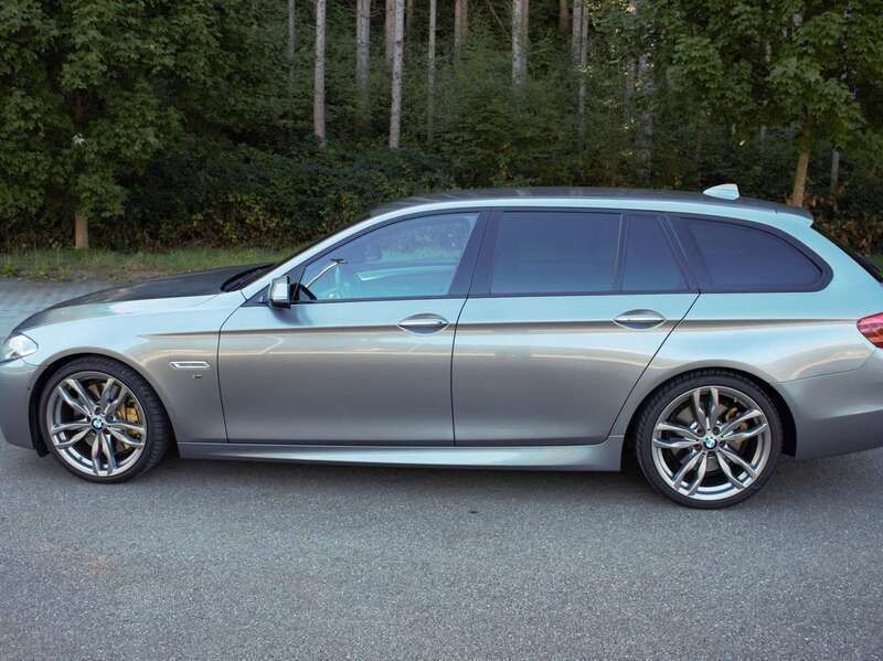 Grau Gebraucht 2016 BMW M550 Sport Line Limousine | 25.300 € (Fairer Preis) - Bild 1/4