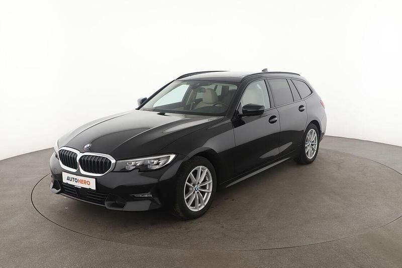 Schwarz Gebraucht 2021 BMW 320 Sport Line Kombi | 24.470 € (Fairer Preis) - Bild 1/3
