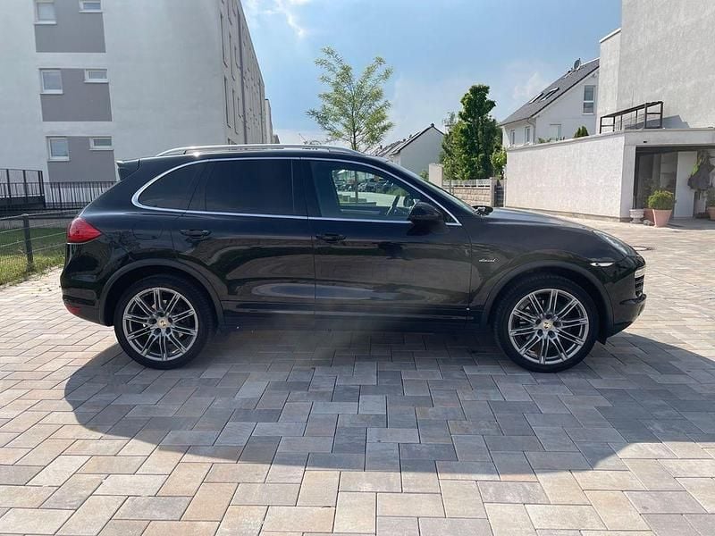 Schwarz Gebraucht 2011 Porsche Cayenne SUV | 18.200 € (Teuer) - Bild 1/4
