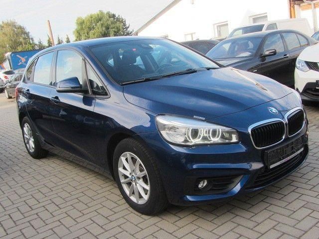 Blau Gebraucht 2015 BMW 218 Active Tourer Van / Kleinbus | 13.990 € (Teuer) - Bild 1/4