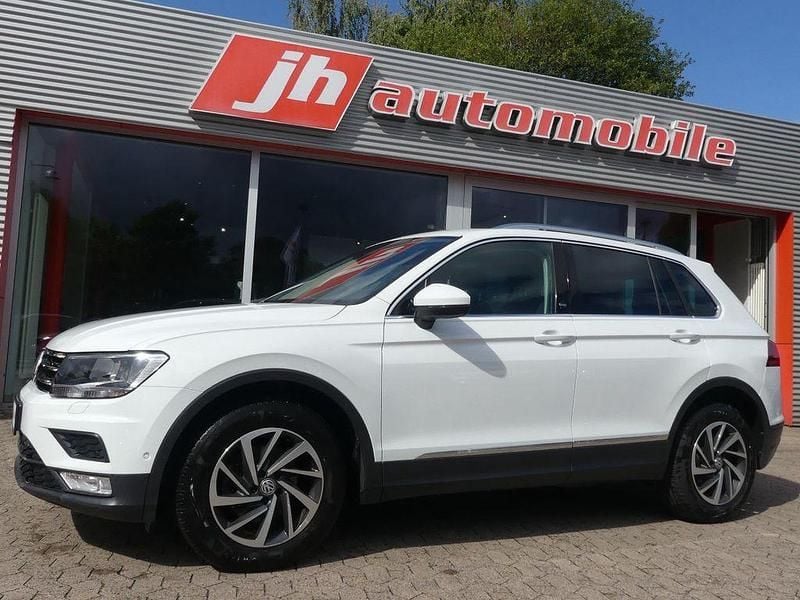 Weiß Gebraucht 2017 VW Tiguan Sound SUV | 19.800 € (Guter Preis) - Bild 1/4