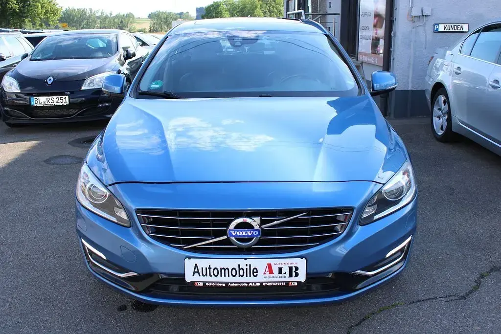 Gebraucht Volvo V60 Summum 215 PS (158 kW) 2015 Blau Kombi