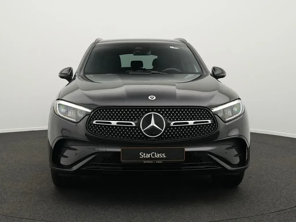 Gebraucht Mercedes GLC300 AMG line 269 PS (197 kW) 2025 Grau SUV