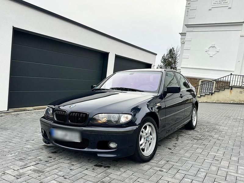 Blau Gebraucht 2004 BMW 325 Limousine | 4.799 € (Fairer Preis) - Bild 1/4