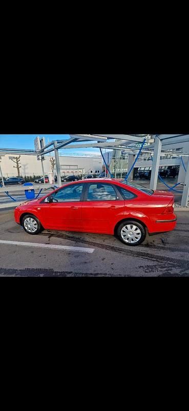 Gebraucht Ford Focus 120 PS (88 kW) 2006 Rot Limousine