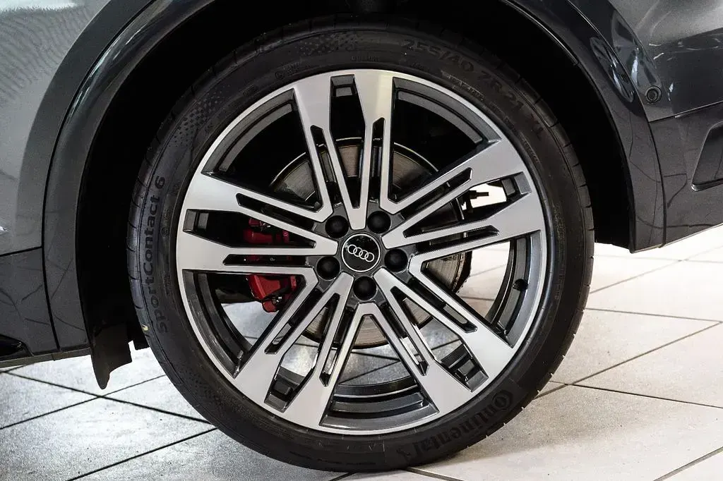 Używany Audi SQ5 Basis 341 KM (250 kW) 2022 Szary SUV