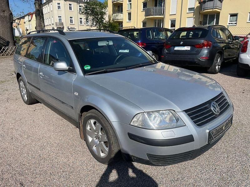 Second-hand VW Passat 150 CP (110 kW) 2002 Argintiu Break