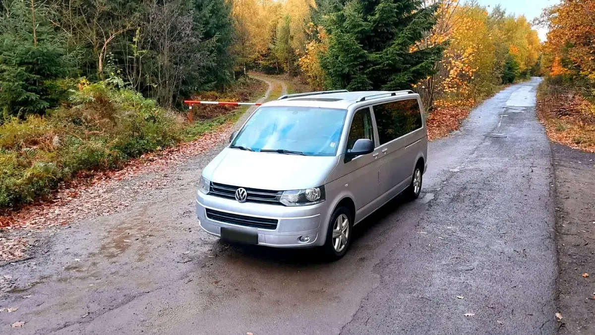 Gebraucht VW Caravelle 180 PS (132 kW) 2011 Silber Van