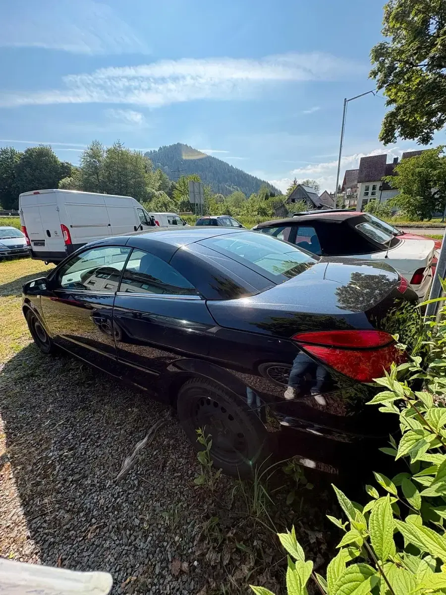 Gebraucht Opel Astra Cabriolet 110 PS (80 kW) 2007 Schwarz Cabrio
