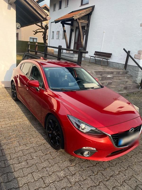 Gebraucht Mazda 3 150 PS (110 kW) 2015 Rot Kleinwagen