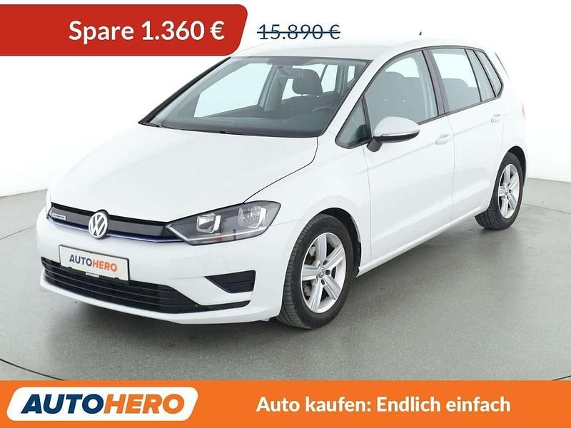 Weiß Gebraucht 2017 VW Golf Sportsvan Comfortline Van / Kleinbus | 14.530 € (Fairer Preis) - Bild 1/3