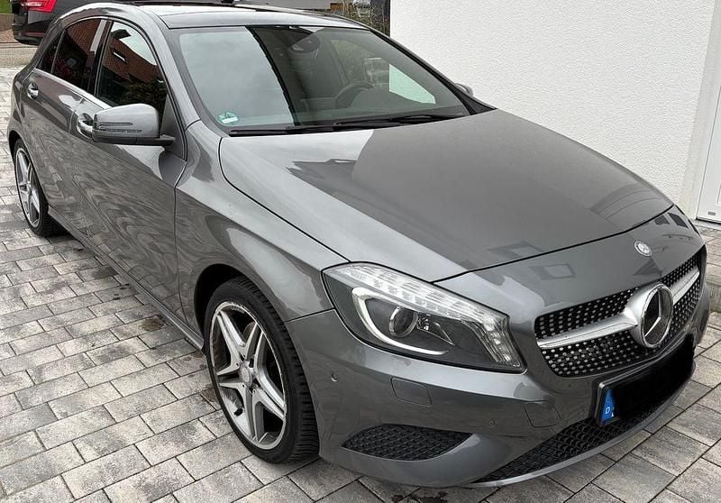 Gebraucht Mercedes A250 Urban 211 PS (155 kW) 2013 Grau Limousine