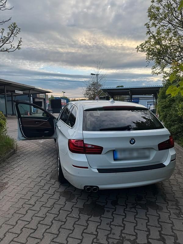 Gebraucht BMW 520 183 PS (134 kW) 2013 Weiß Kombi