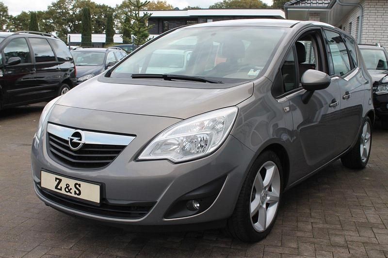 Gebraucht Opel Meriva Edition 101 PS (74 kW) 2012 Braun Van / Kleinbus