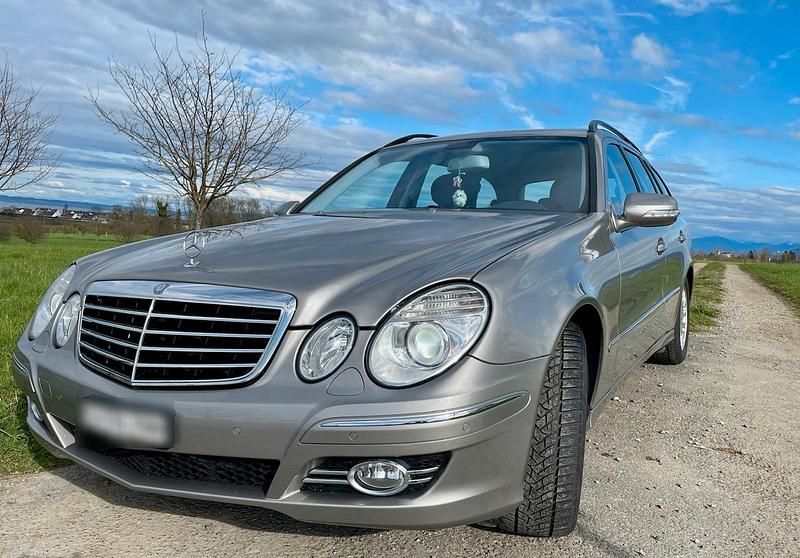 Grau Gebraucht 2007 Mercedes E280 Kombi | 2.950 € (Superpreis) - Bild 1/4