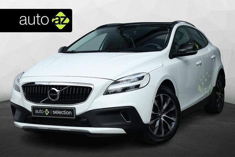 Weiß Gebraucht 2018 Volvo V40 CC Dynamic Kombi | 19.000 € (Fairer Preis) - Bild 1/4