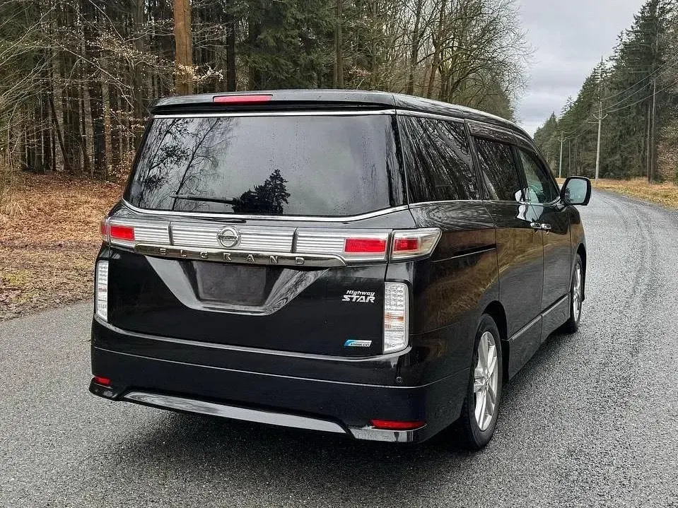 Gebraucht Nissan Elgrand 280 PS (205 kW) 2010 Schwarz Van / Kleinbus
