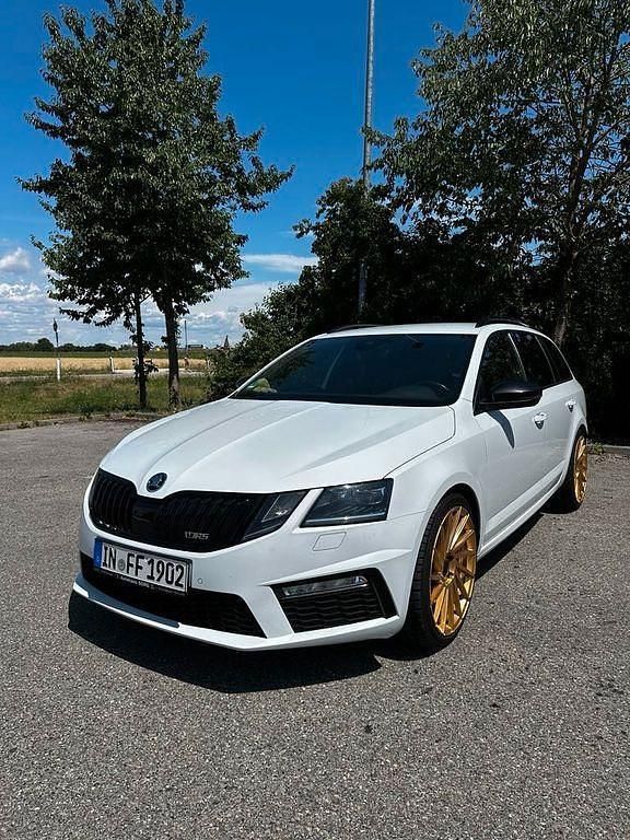 Weiß Gebraucht 2019 Skoda Octavia RS Kombi | 19.400 € (Fairer Preis) - Bild 1/4
