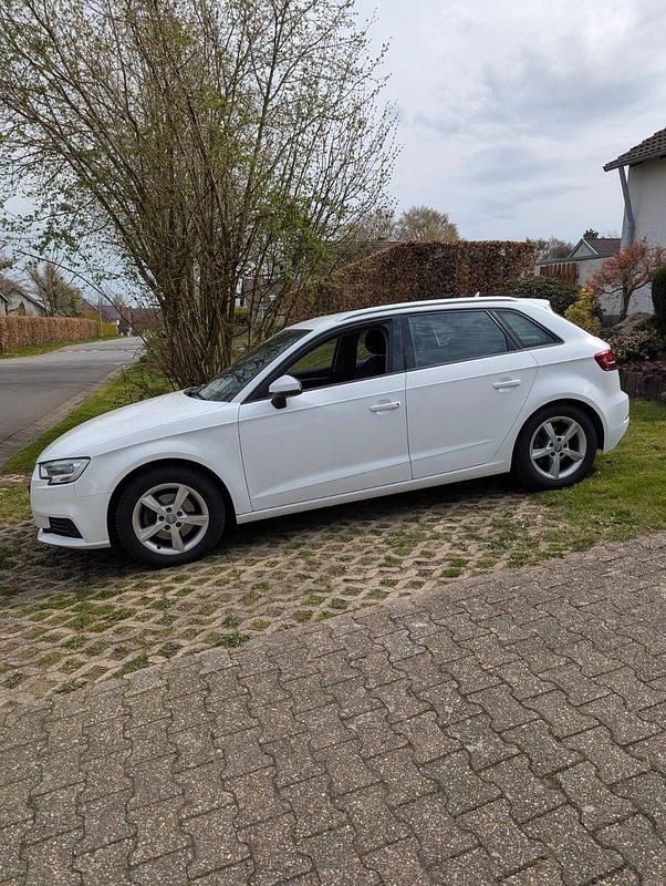 Gebraucht Audi A3 Sport 150 PS (110 kW) 2018 Weiß Limousine