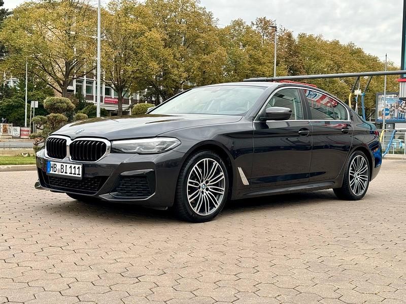 Gebraucht BMW 520 M Sport 190 PS (139 kW) 2023 Grau Limousine