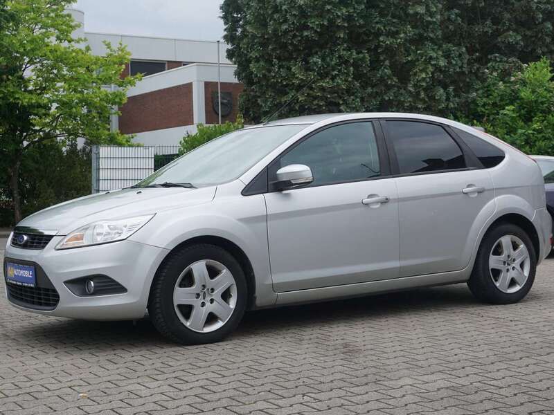 Silber Gebraucht 2009 Ford Focus Style Limousine | 3.499 € (Fairer Preis) - Bild 1/4