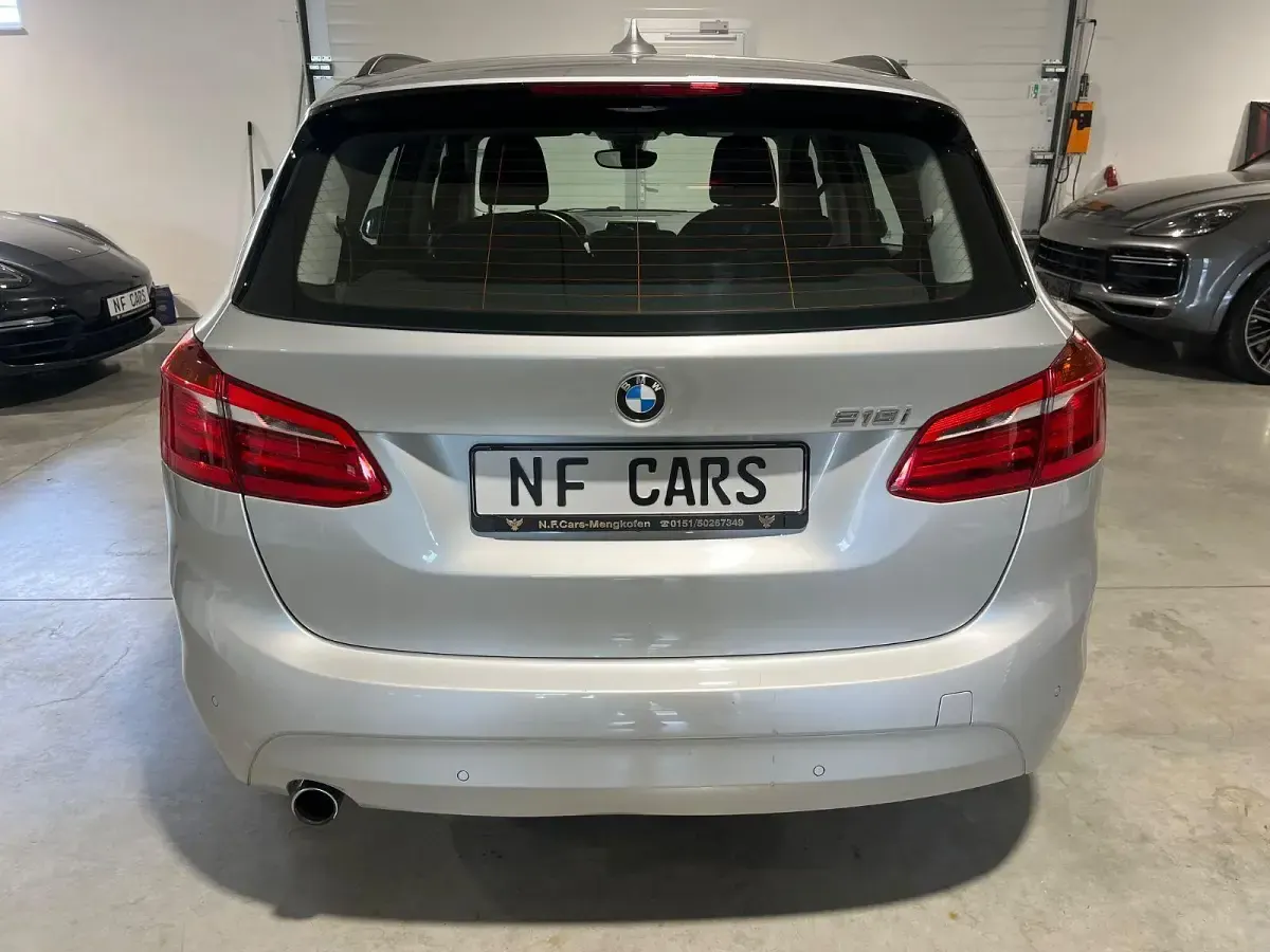 Gebraucht BMW 218 Active Tourer Advantage 136 PS (100 kW) 2018 Silber Van / Kleinbus