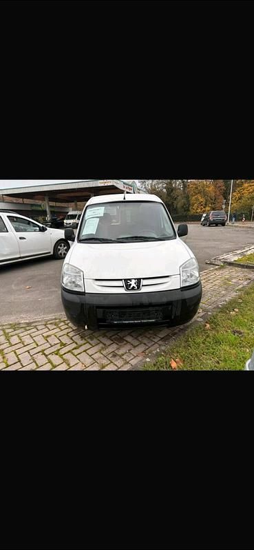 Weiß Gebraucht 2004 Peugeot Partner Van | 1.000 € (Guter Preis) - Bild 1/4