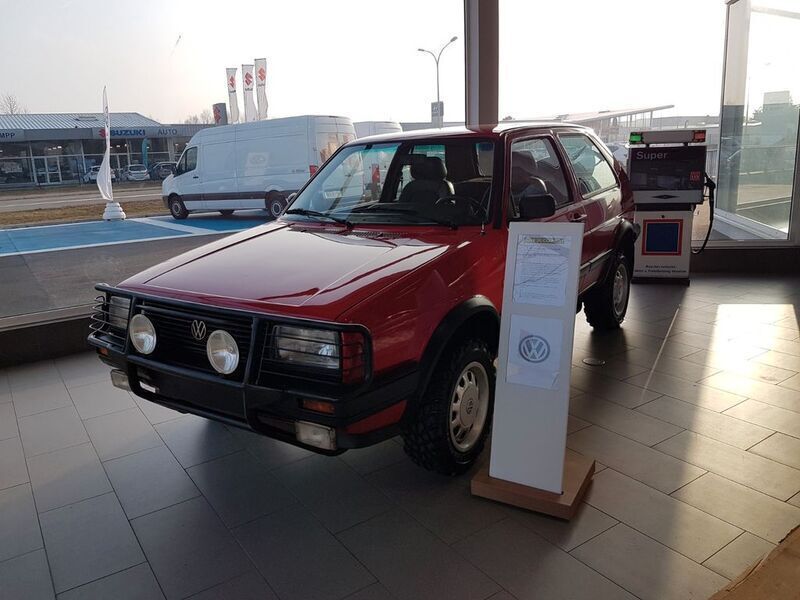 Rot Gebraucht 1991 VW Golf Country GTI Kleinwagen | 17.800 € - Bild 1/4