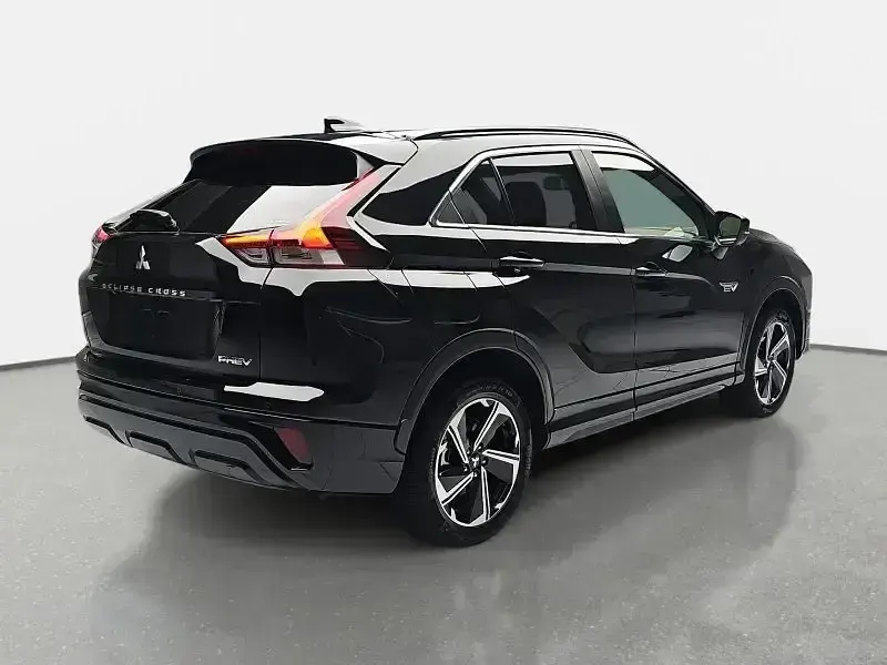 Second-hand Mitsubishi Eclipse Cross Select 188 CP (138 kW) 2025 Negru SUV