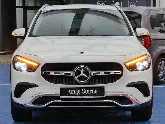 Gebraucht Mercedes GLA180 Progressive 136 PS (100 kW) 2023 Unilack polarweiß SUV