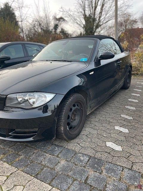 Schwarz Gebraucht 2009 BMW 118 Cabriolet Cabrio | 6.350 € (Fairer Preis) - Bild 1/3