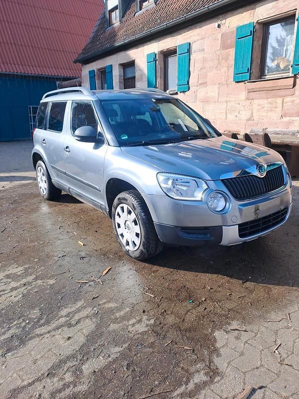 Gebraucht Skoda Yeti 122 PS (89 kW) 2013 Grau SUV