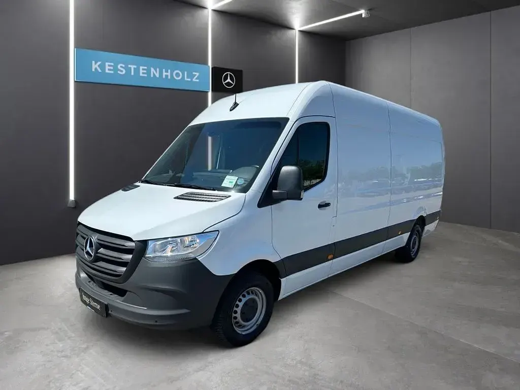 Używany Mercedes Sprinter 170 KM (125 kW) 2026 Biały Van