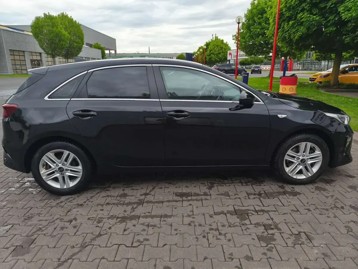 Gebraucht Kia Ceed Vision 136 PS (100 kW) 2020 Schwarz Kleinwagen