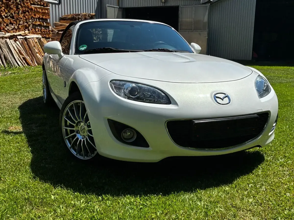Gebraucht Mazda MX5 126 PS (92 kW) 2012 Weiß Cabrio