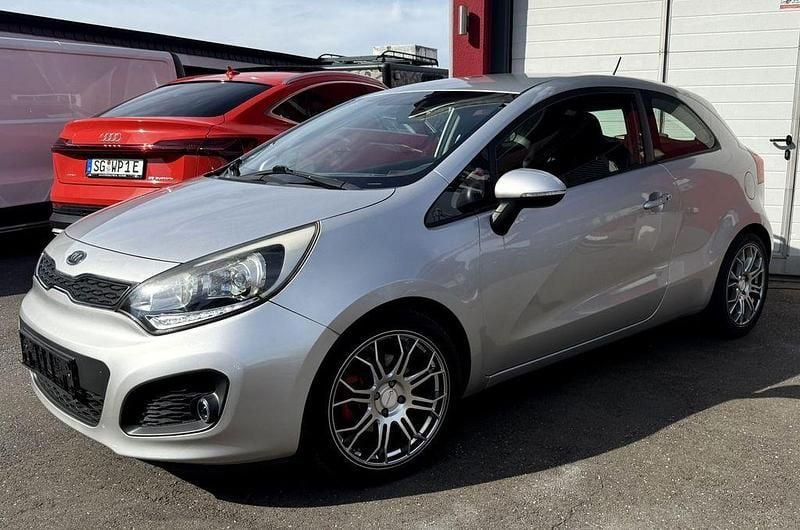 Silber Gebraucht 2012 Kia Rio Spirit Kleinwagen | 2.950 € (Superpreis) - Bild 1/4