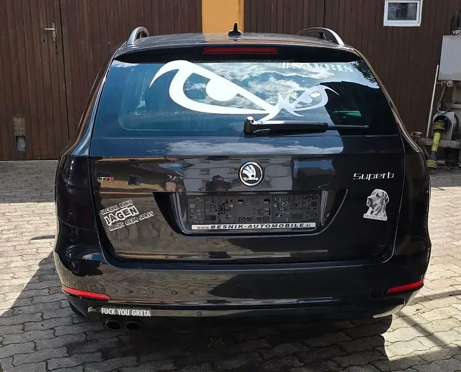 Gebraucht Skoda Superb 170 PS (125 kW) 2013 Schwarz Limousine