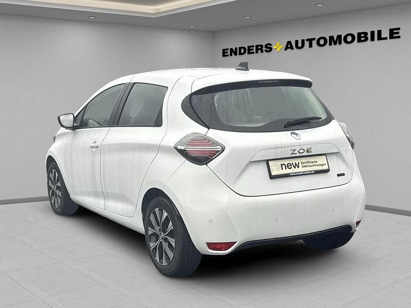 Second-hand Renault Zoe Evolution 50 kW (69 CP) 2022 Alb Hatchback