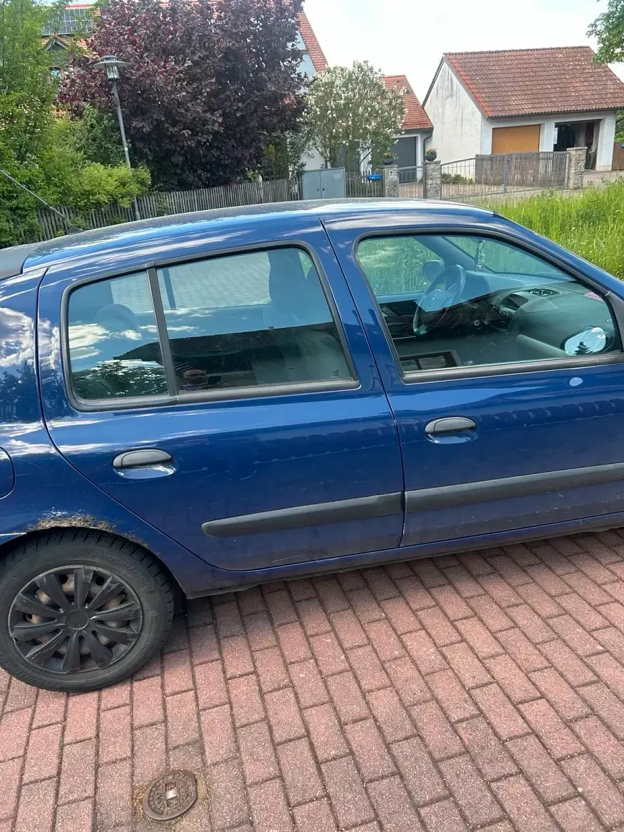 Gebraucht Renault Clio II 60 PS (44 kW) 2003 Blau Kleinwagen