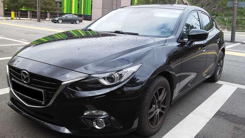 Schwarz Gebraucht 2015 Mazda 3 Sports-Line Limousine | 9.500 € (Guter Preis) - Bild 1/4