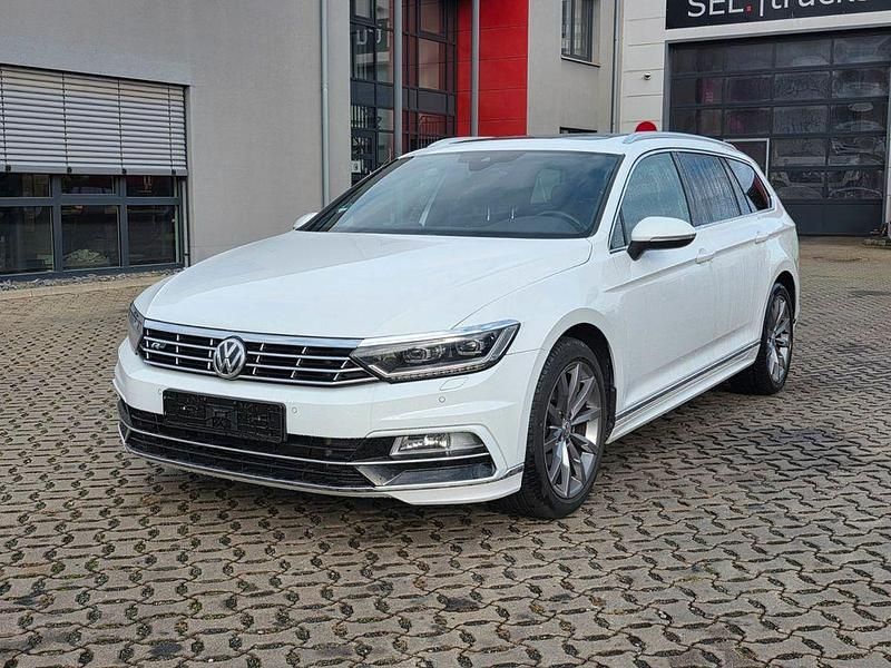 Weiß Gebraucht 2017 VW Passat R-line Kombi | 17.000 € (Fairer Preis) - Bild 1/4