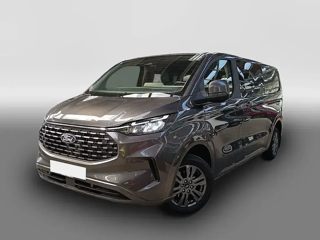 Używany Ford Tourneo Titanium 136 KM (100 kW) 2025 Minivan