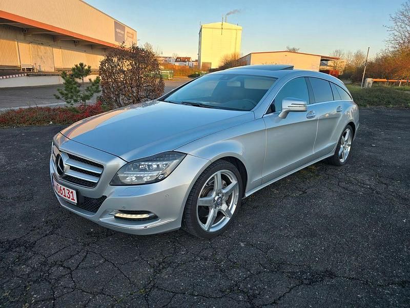 Gebraucht Mercedes CLS350 Shooting Brake 265 PS (194 kW) 2013 Silber Kombi