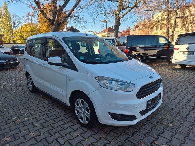 Weiß Gebraucht 2015 Ford Tourneo Van / Kleinbus | 6.590 € - Bild 1/4