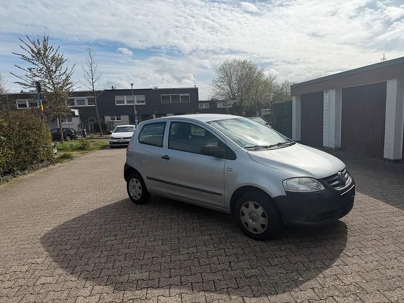 Gebraucht VW Fox 54 PS (39 kW) 2006 Silber Kleinwagen