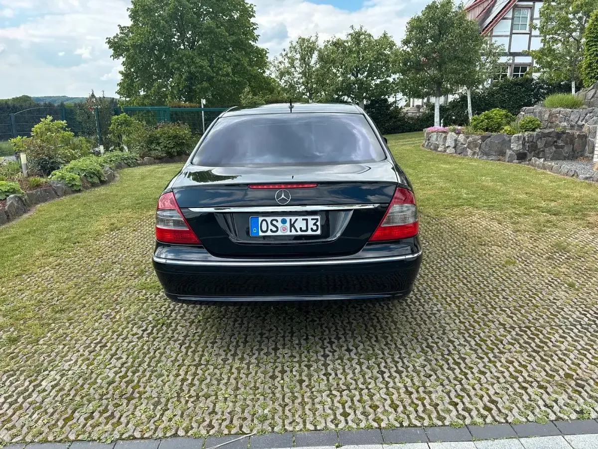 Gebraucht Mercedes E350 272 PS (200 kW) 2007 Schwarz Limousine